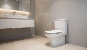 Ekspert zdradza: najlepszy środek do WC kupisz w Rossmannie