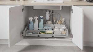 IKEA ma w kwietniu organizer do szafki za 19 zł, który zmienia porządek pod zlewem